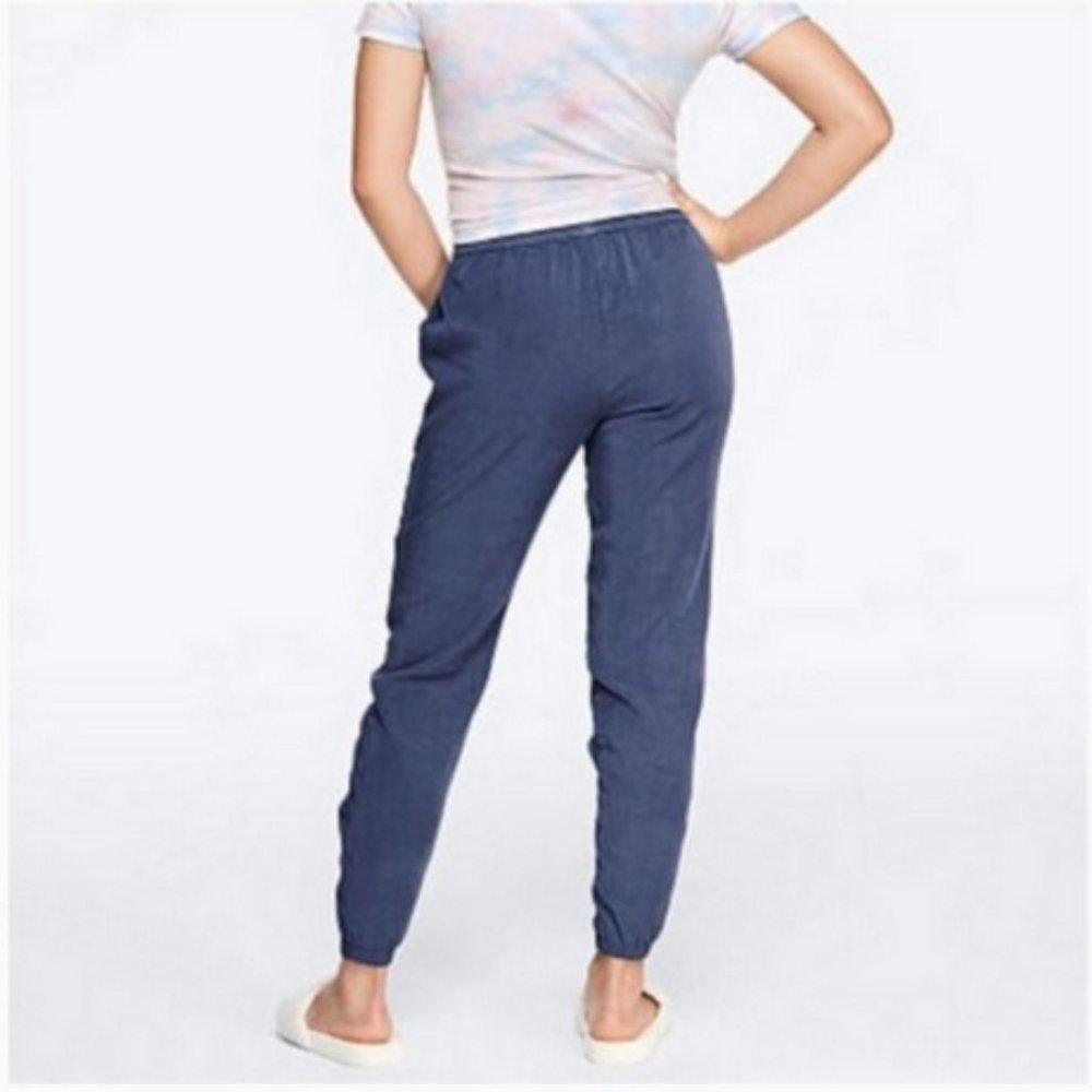 Host Pick - Victoria Secret Pink Lightweight Jogger - Picture 3 of 6